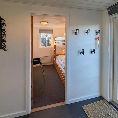 Semesterbostad 3 Bedroom Cozy In